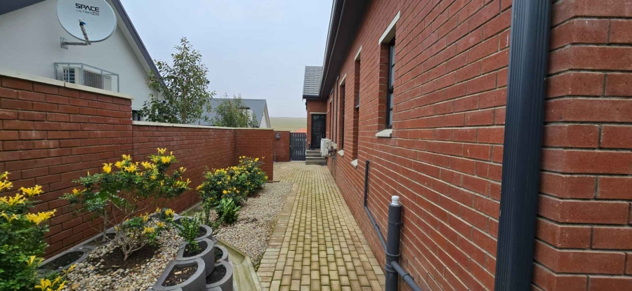 To Let 3 Bedroom Property for Rent in Mount Royal Golf Estate Western Cape